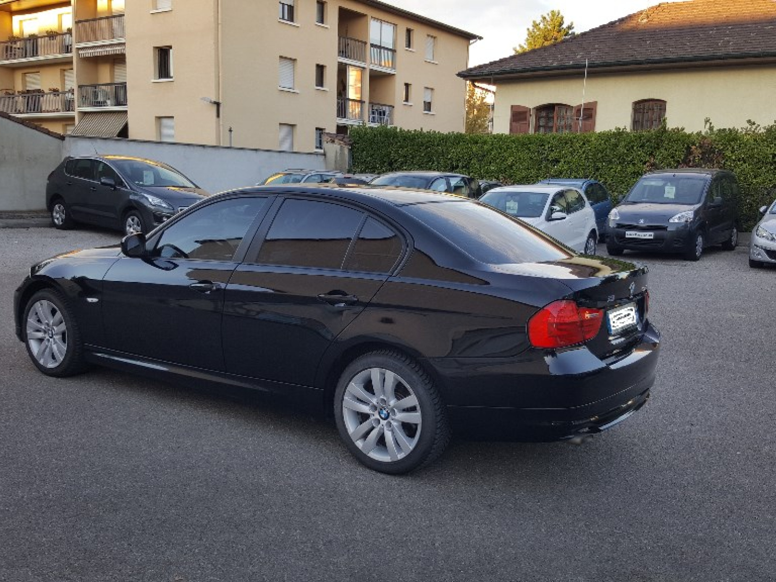 BMW SERIE 3 E90 LCI 318d 143 ch Edition CARS PASSION 38