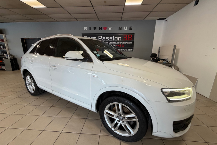 AUDI Q3